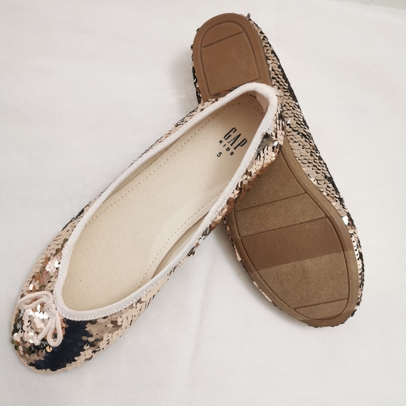 Gap  Flip Sequin Ballet Flats - Picture 1 of 9